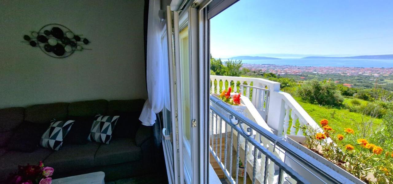 Sunny Holiday House With Pool Kaštela المظهر الخارجي الصورة
