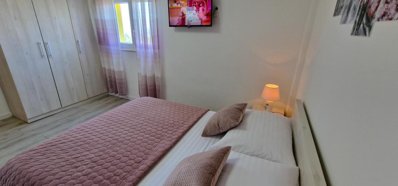 Sunny Holiday House With Pool Kaštela المظهر الخارجي الصورة